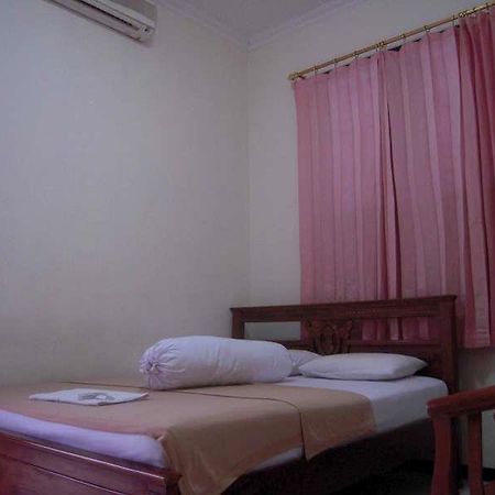 Hotel Paprica 1 Surabaya Esterno foto